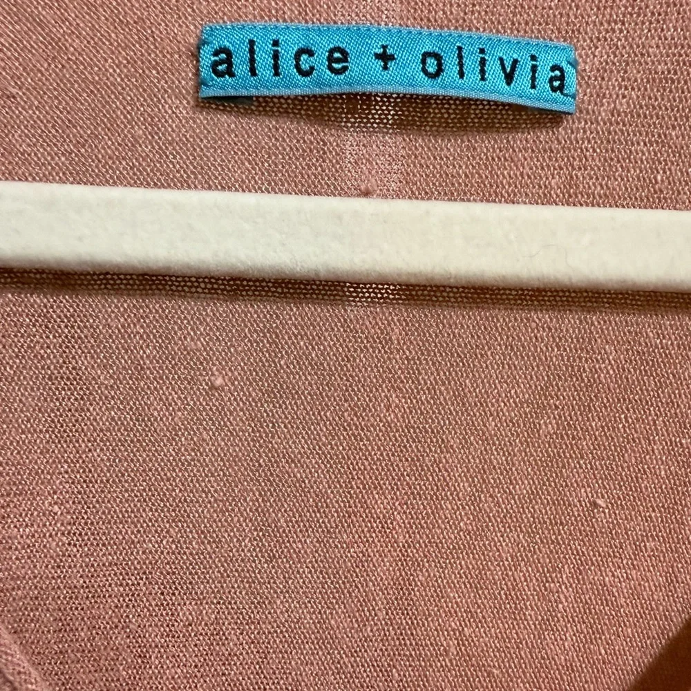 Alice + Olivia Blush Pink Oversized V-Neck Tee‎ Top Soft & Chic Linen Blend Sz L - Picture 3 of 9